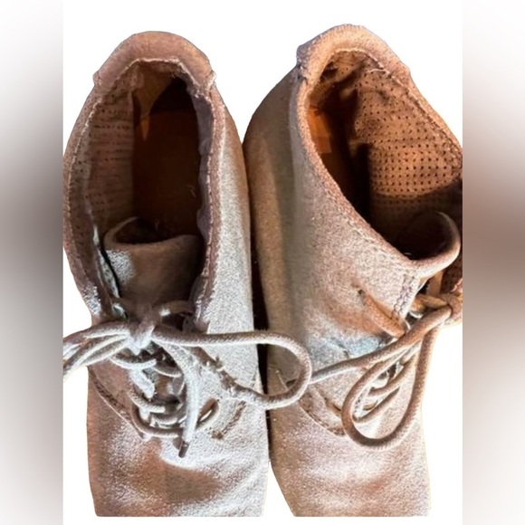 Toms Tan Block Heel Ankle Bootie Boots Size 8 ties Vegan Suede Heeled Beige - Picture 5 of 9